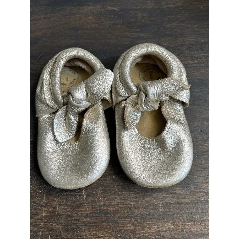 Freshly Picked Gold Moccasin Leather Infant Baby Girl Size 6 Shoes